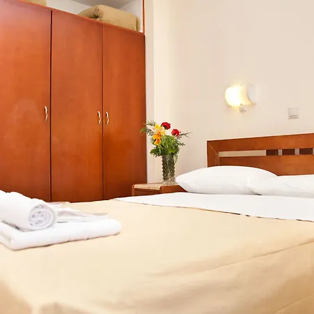 Ganios Hotel 2*